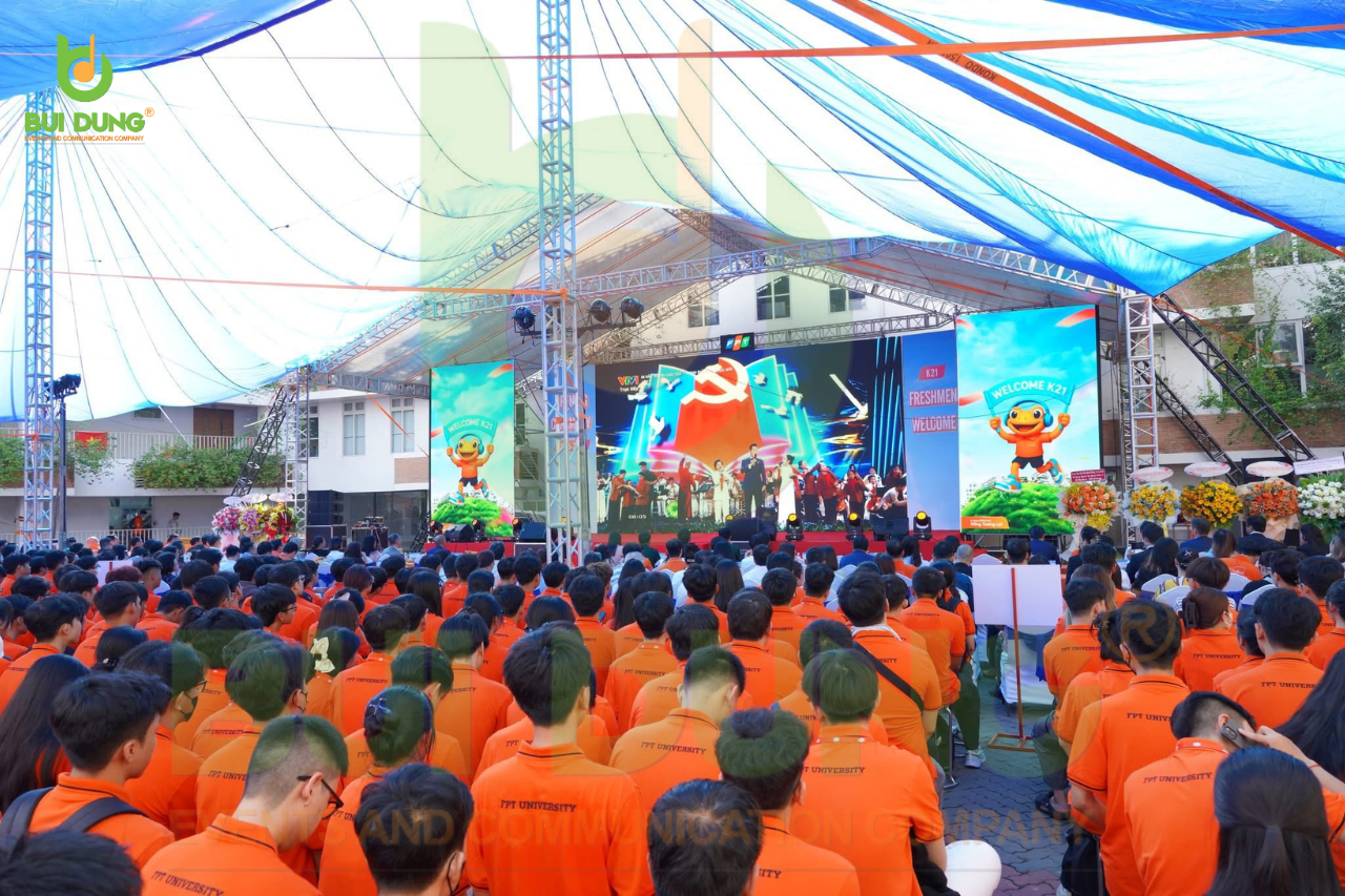 Buổi lễ chào đón tân sinh viên