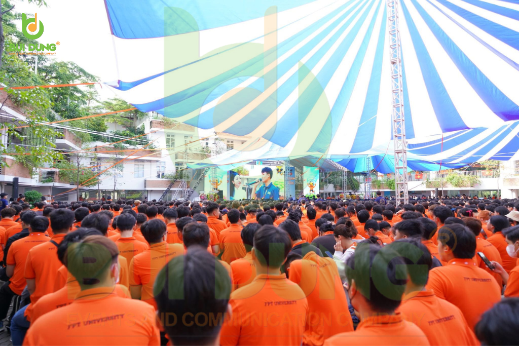 Tân sinh viên Đại học FPT